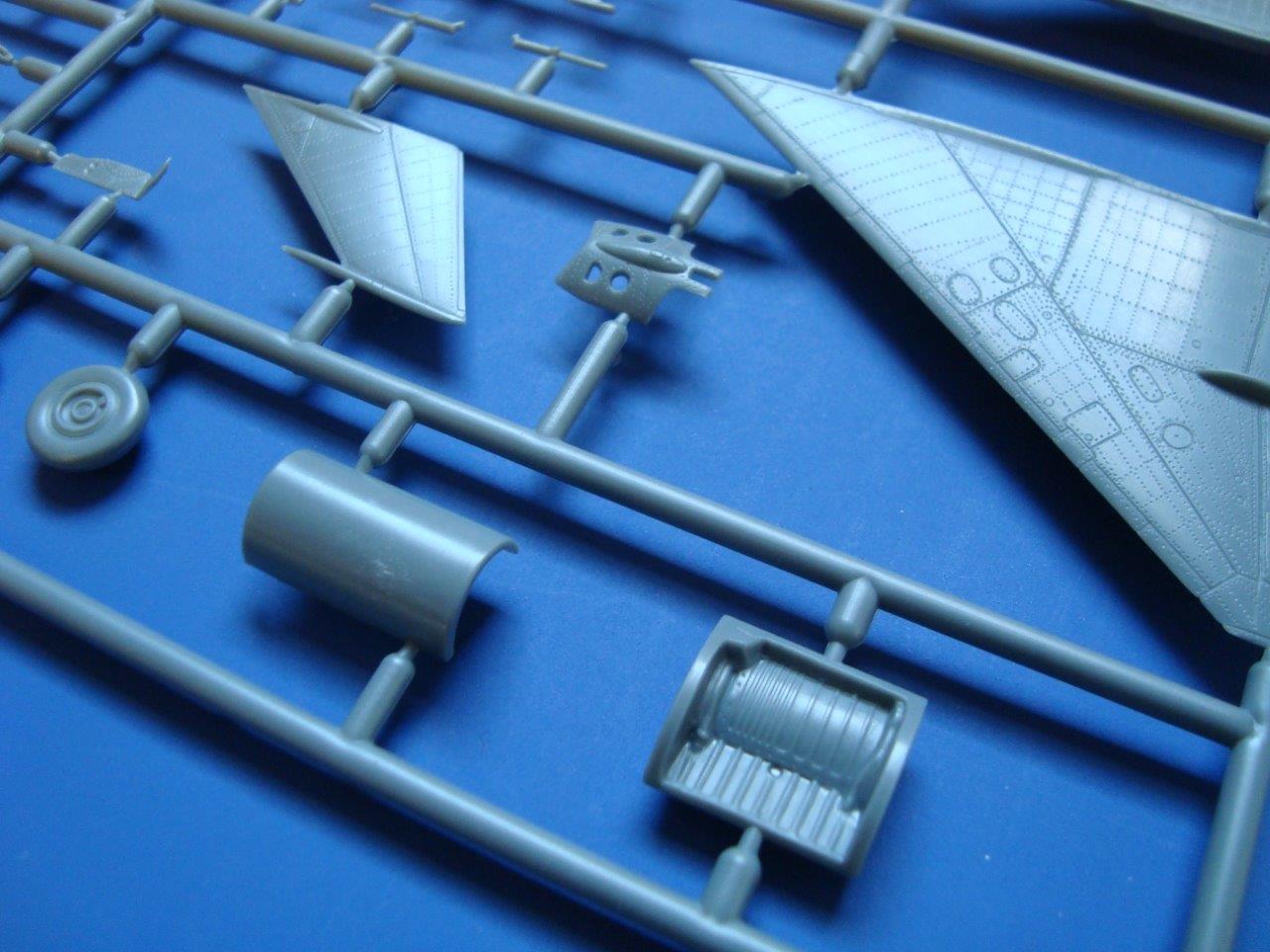 KPM0102 Истребитель  MiG-21BIS w/weapons  Fin/Ind/Rus/Cuba (KP Models) 1/72 KP Models